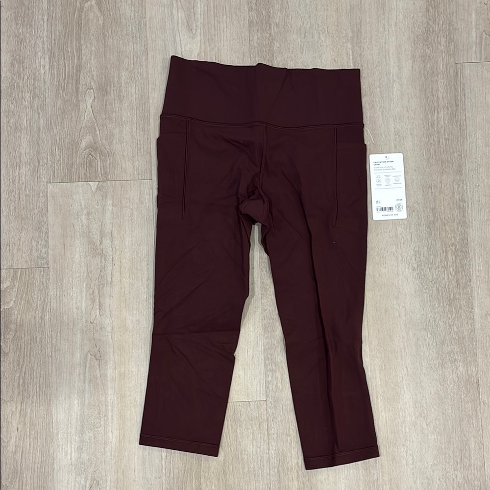 Athlete Salutation Stash Capri